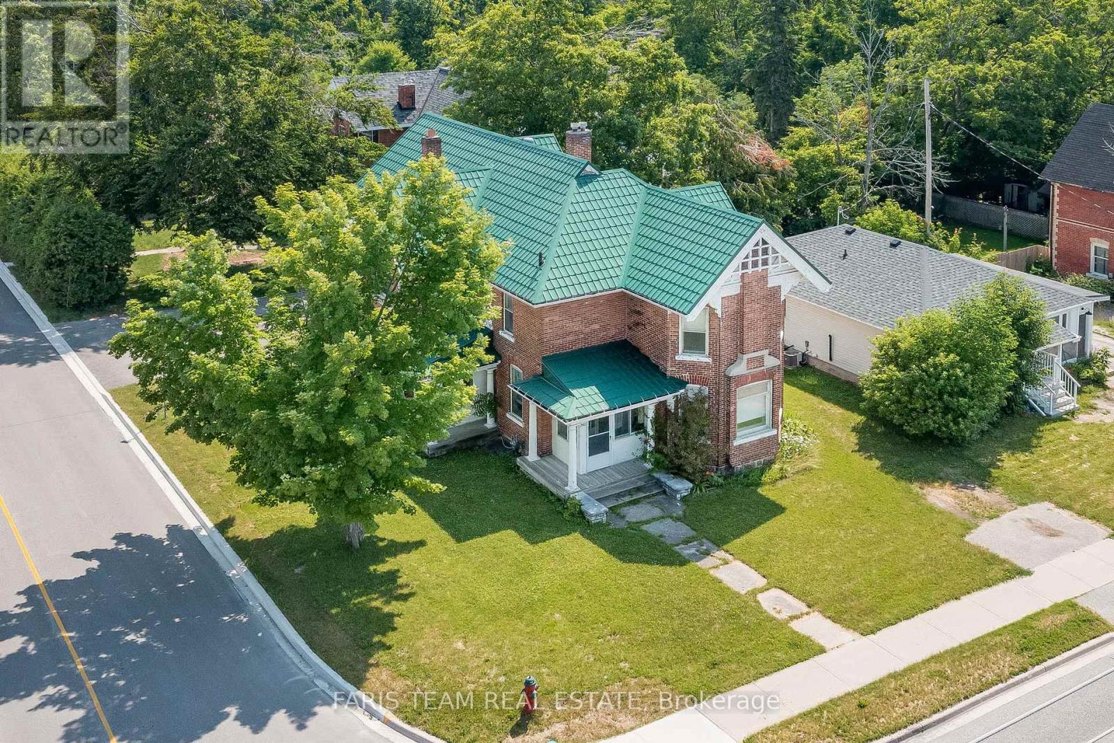 Property at 9 BORLAND STREET E image 1
