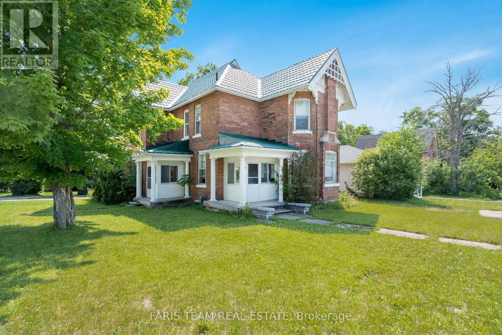 Property at 9 BORLAND STREET E image 2