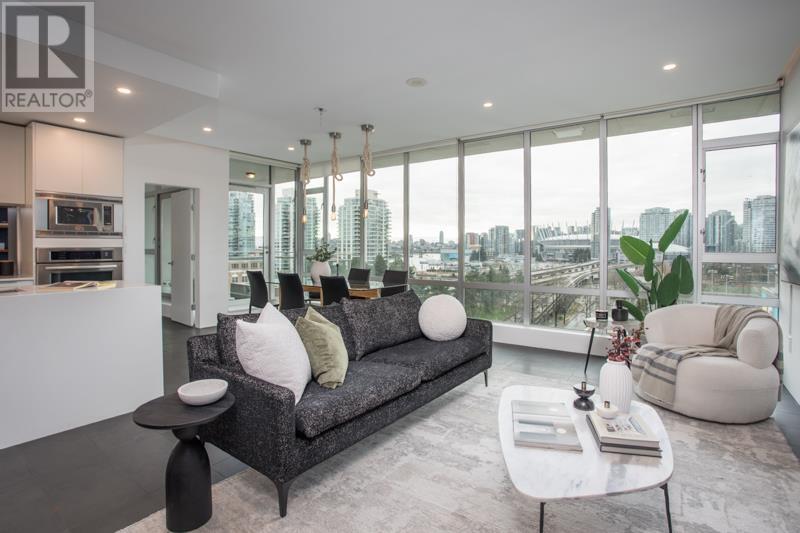 PH901 221 UNION STREET, vancouver, British Columbia V6A0B4