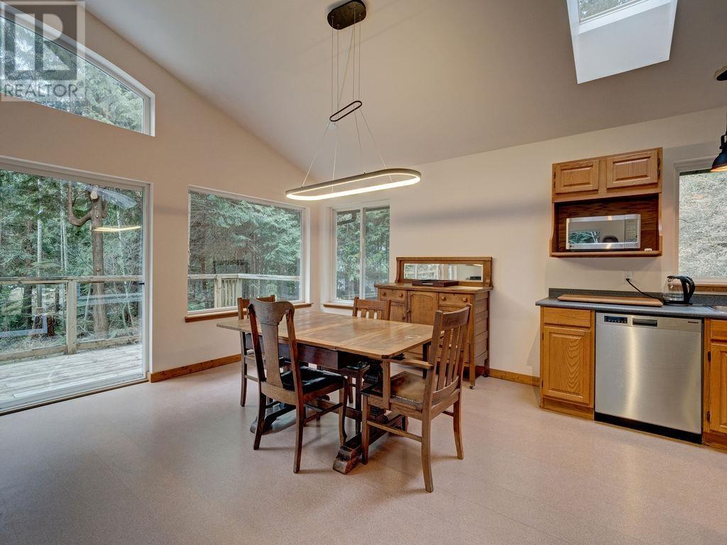 Property at 1028 BLACKBURN ROAD image 5