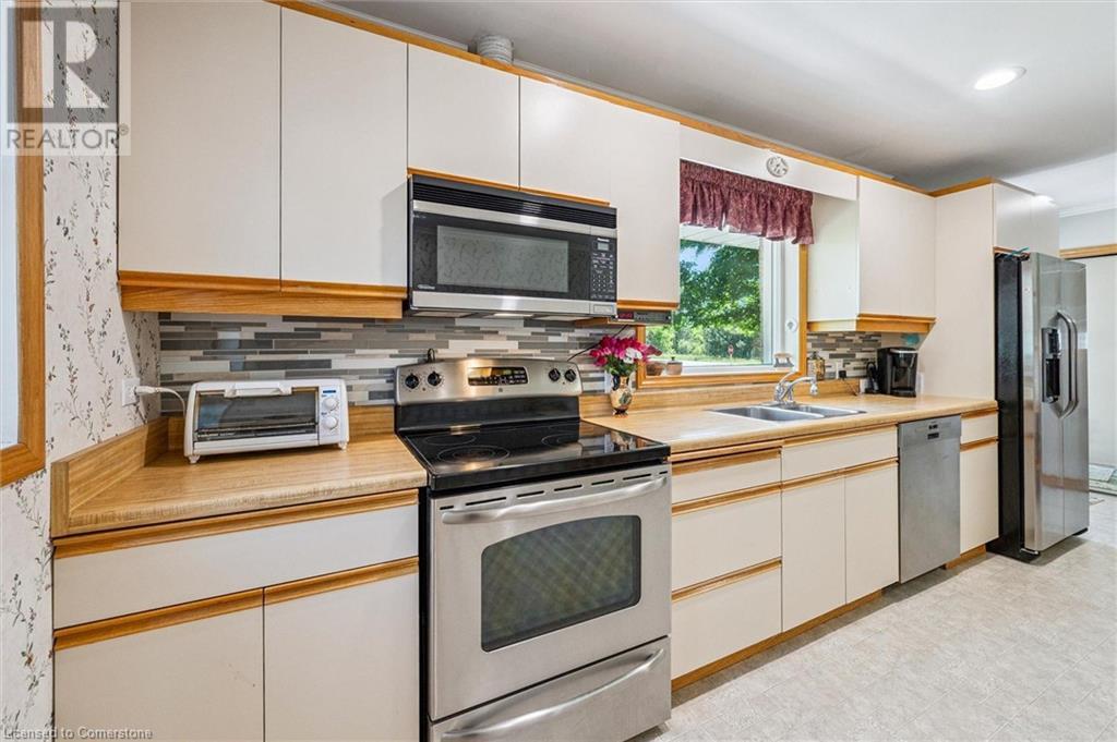 Property at 6618 LAIRD Road W image 5