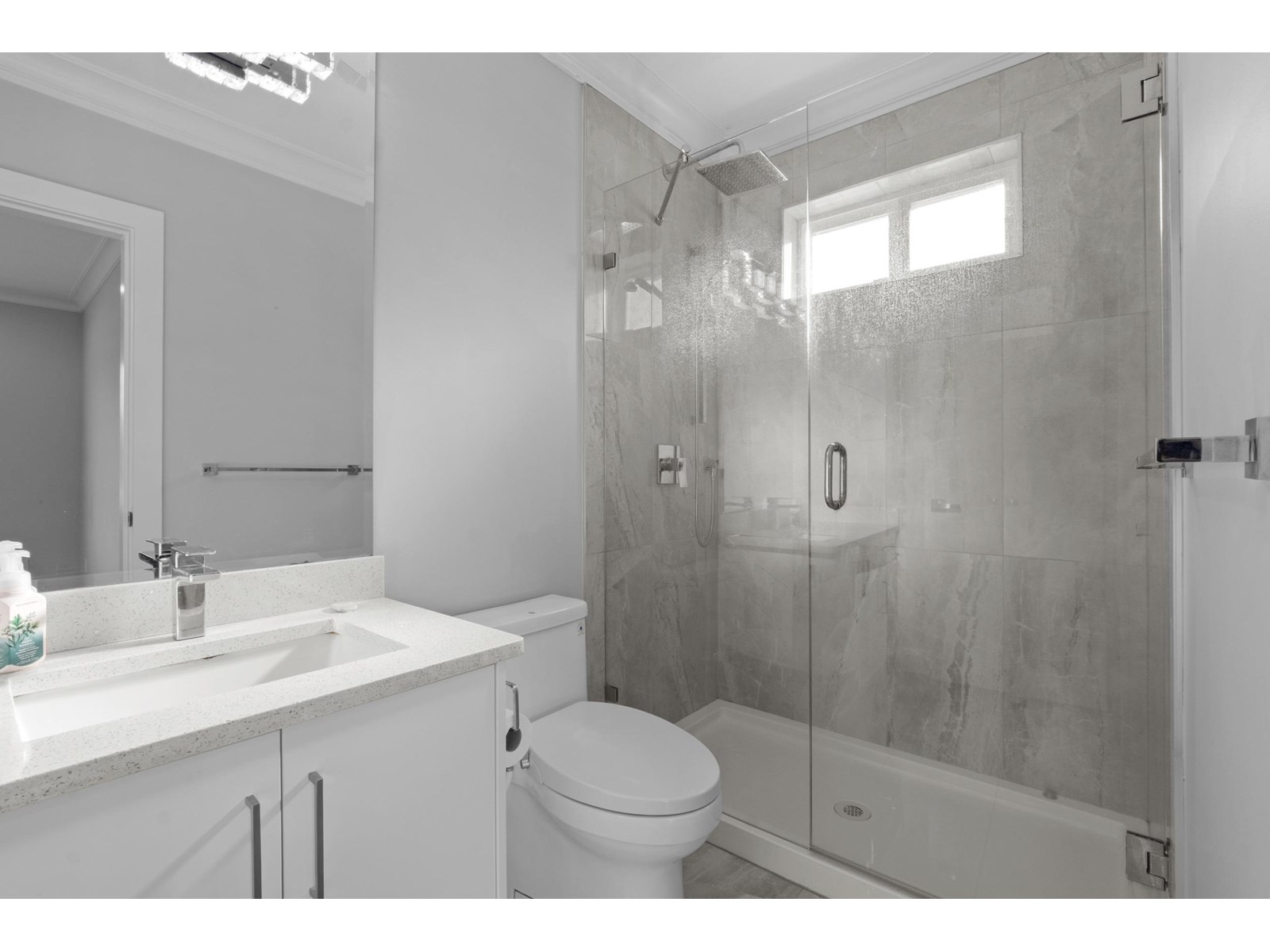 Property at 15890 RUSSELL AVENUE image 4