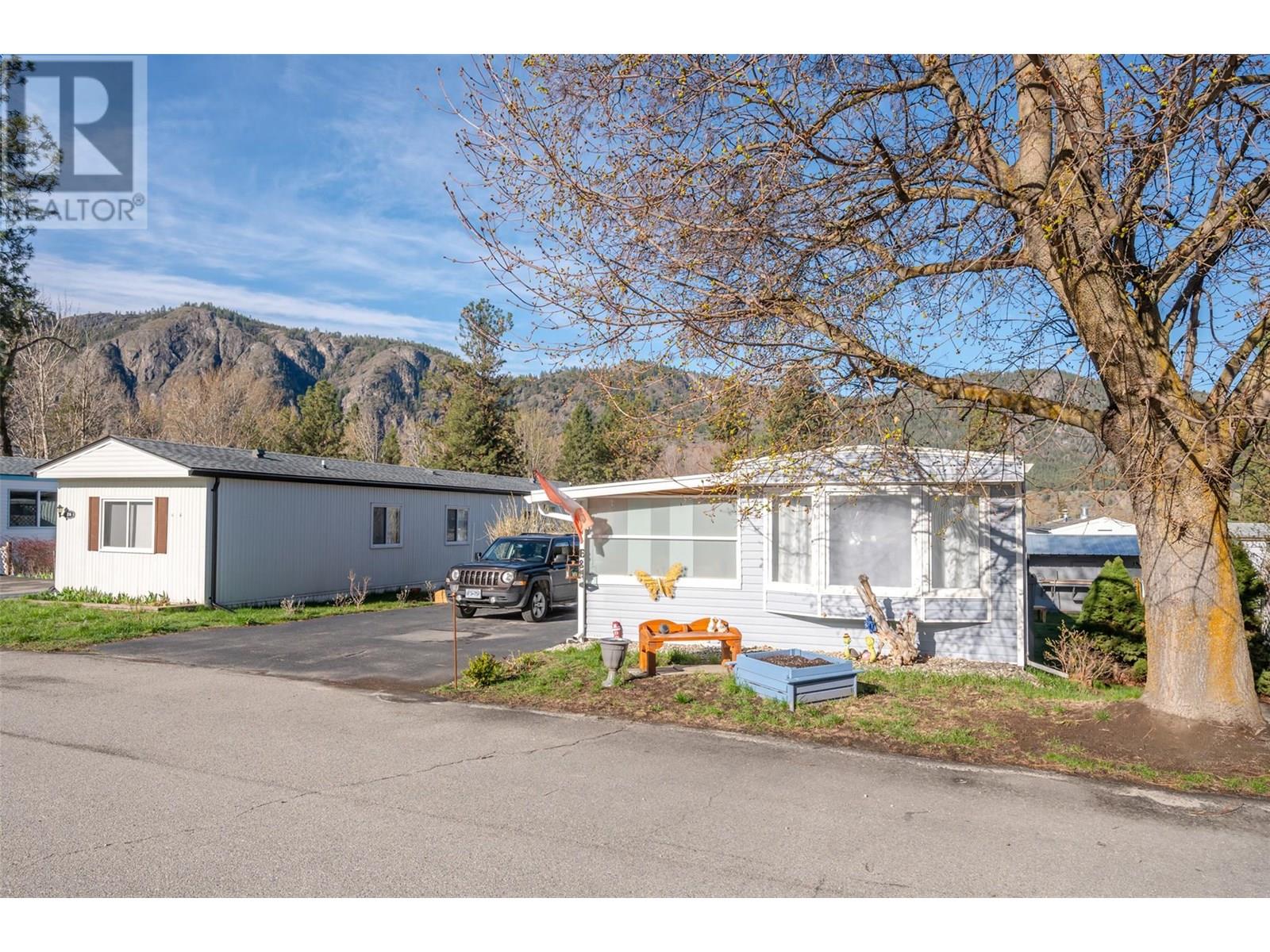 Property at 4505 McLean Creek Road Unit# E8 image 1