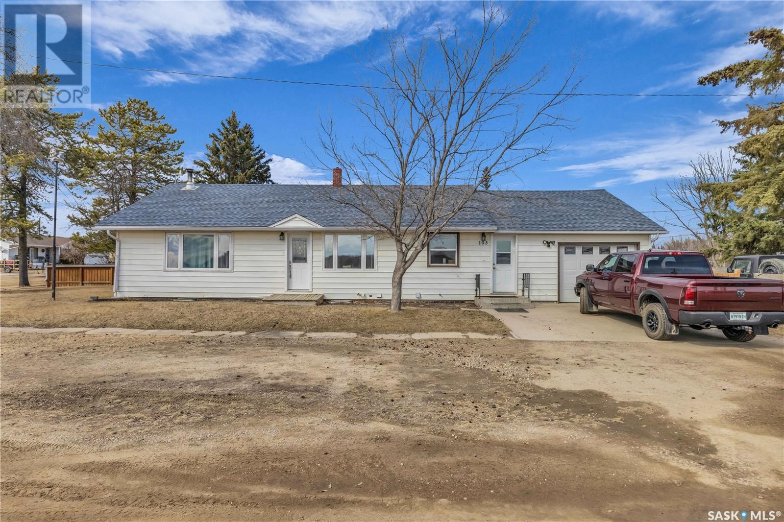 Property at 103 2ND AVENUE S image 1