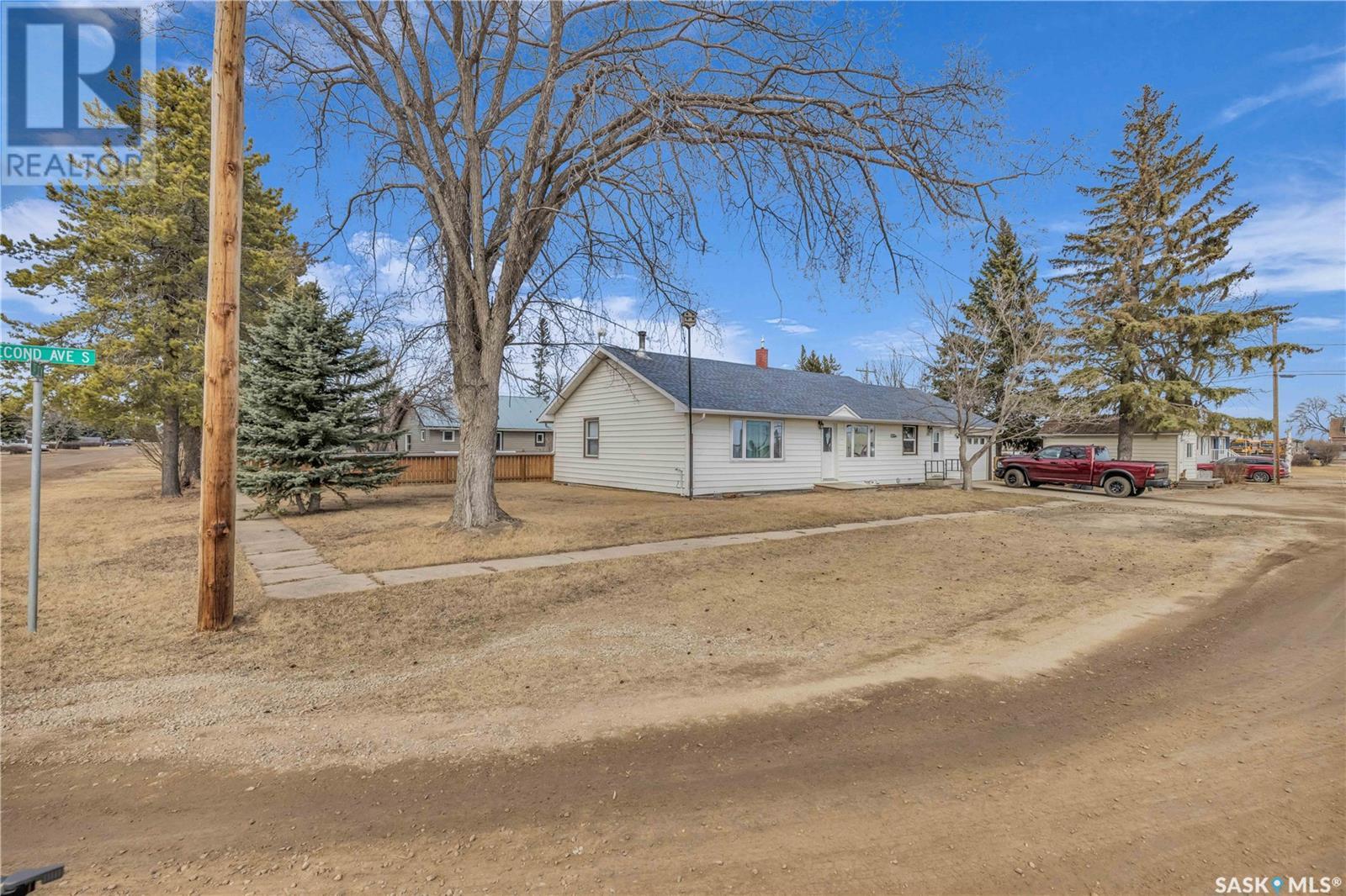 Property at 103 2ND AVENUE S image 3