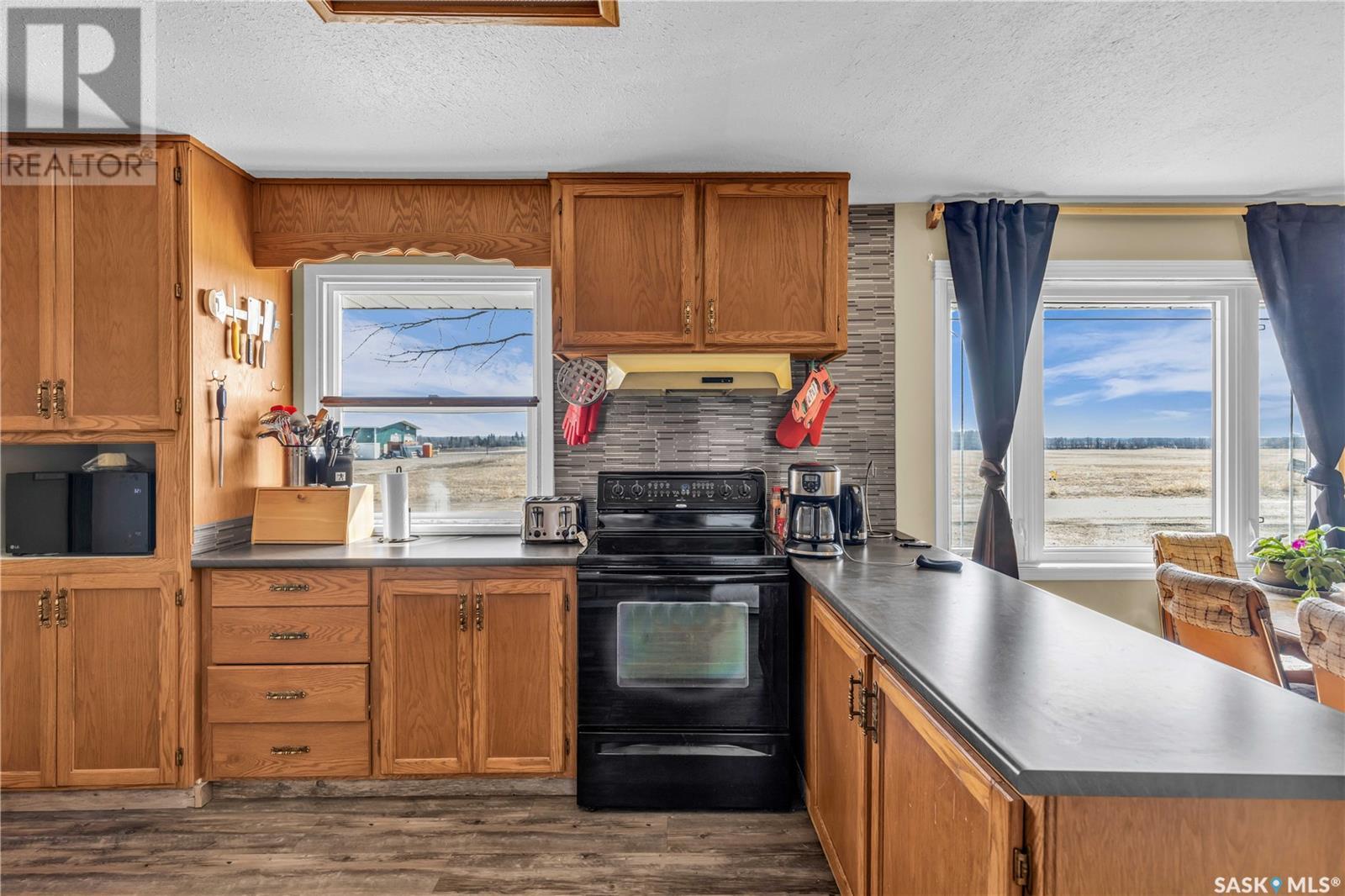 Property at 103 2ND AVENUE S image 5