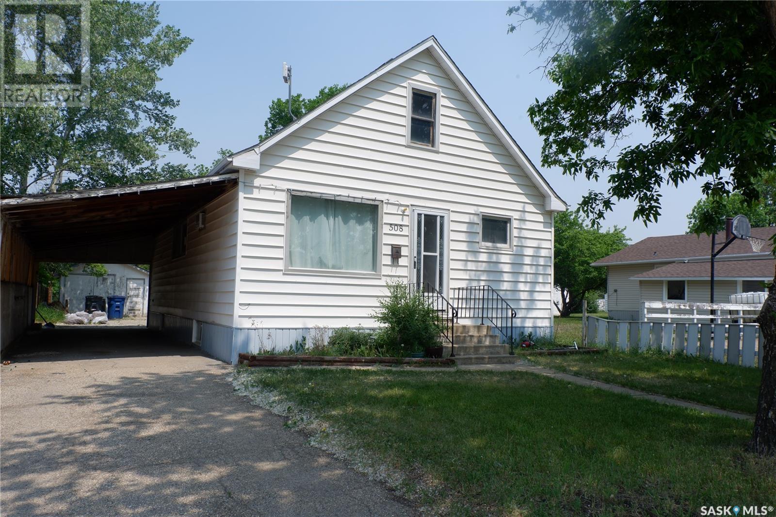 Property at 508 5th AVENUE W image 3