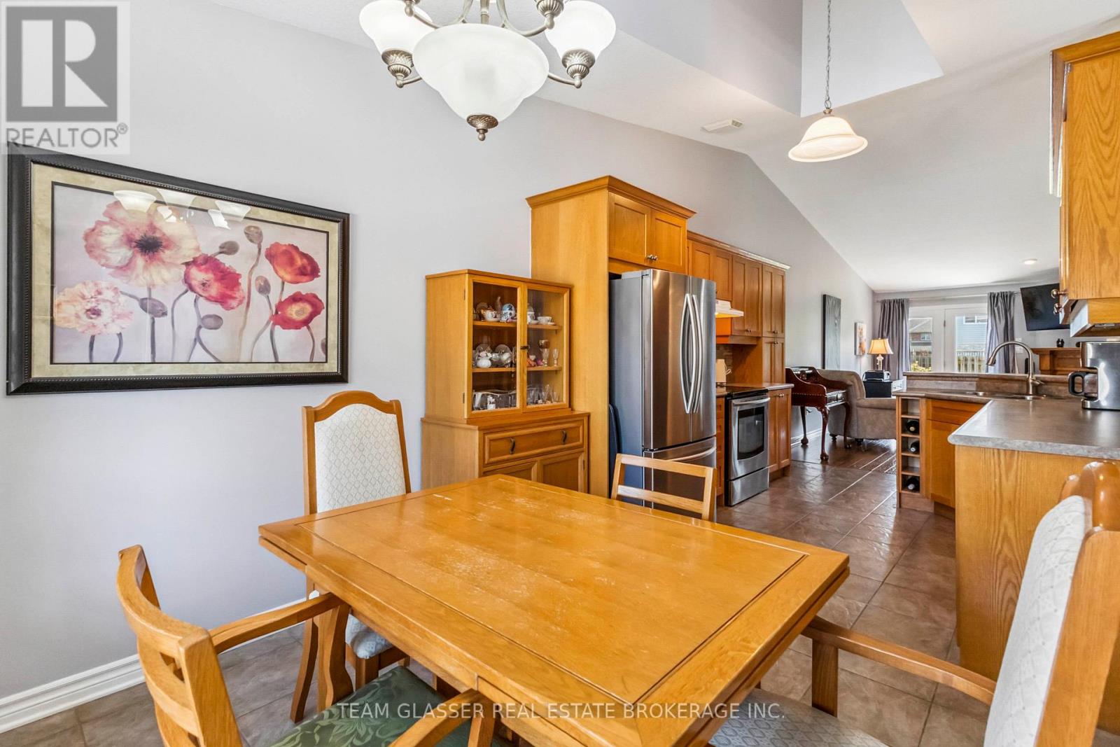 5 - 5 Foxhollow Drive, Thames Centre, Ontario  N0L 1G3 - Photo 10 - X12245092