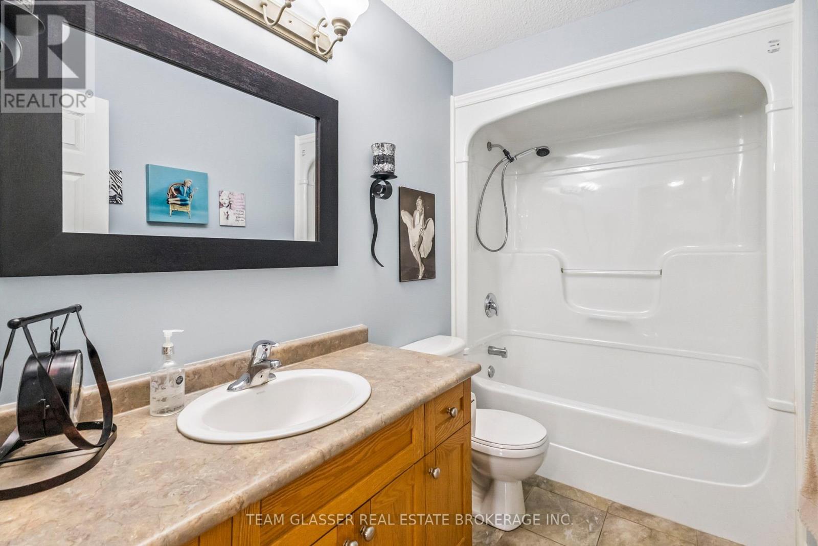 5 - 5 Foxhollow Drive, Thames Centre, Ontario  N0L 1G3 - Photo 22 - X12245092