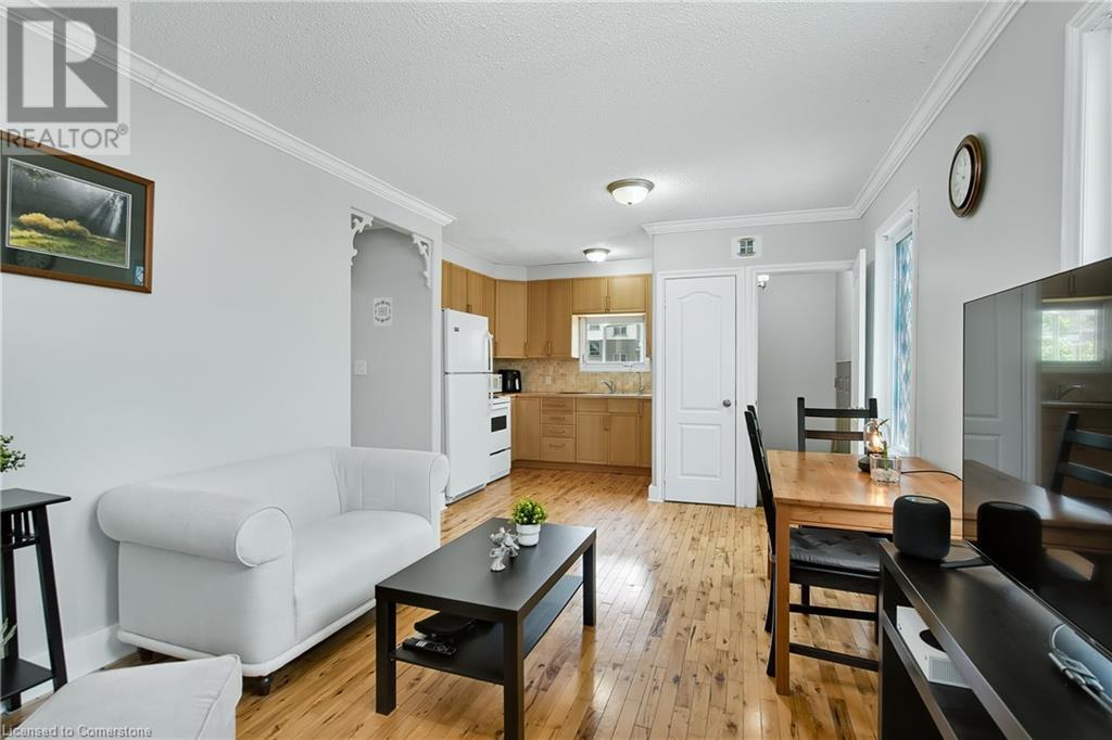 Property at 18 EASTBOURNE Street image 3