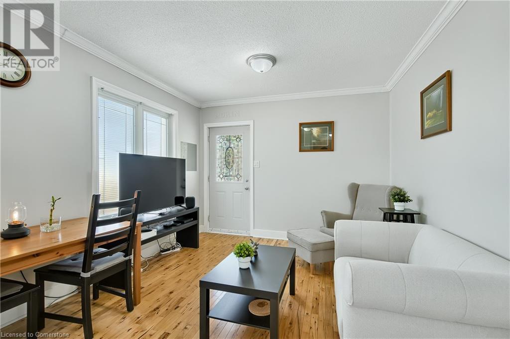 Property at 18 EASTBOURNE Street image 4