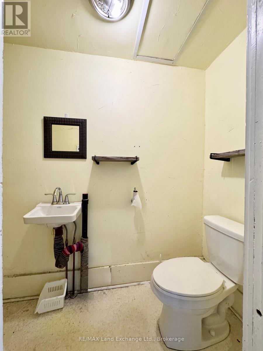 651 Goderich Street, Saugeen Shores, Ontario  N0H 2C0 - Photo 5 - X12245239