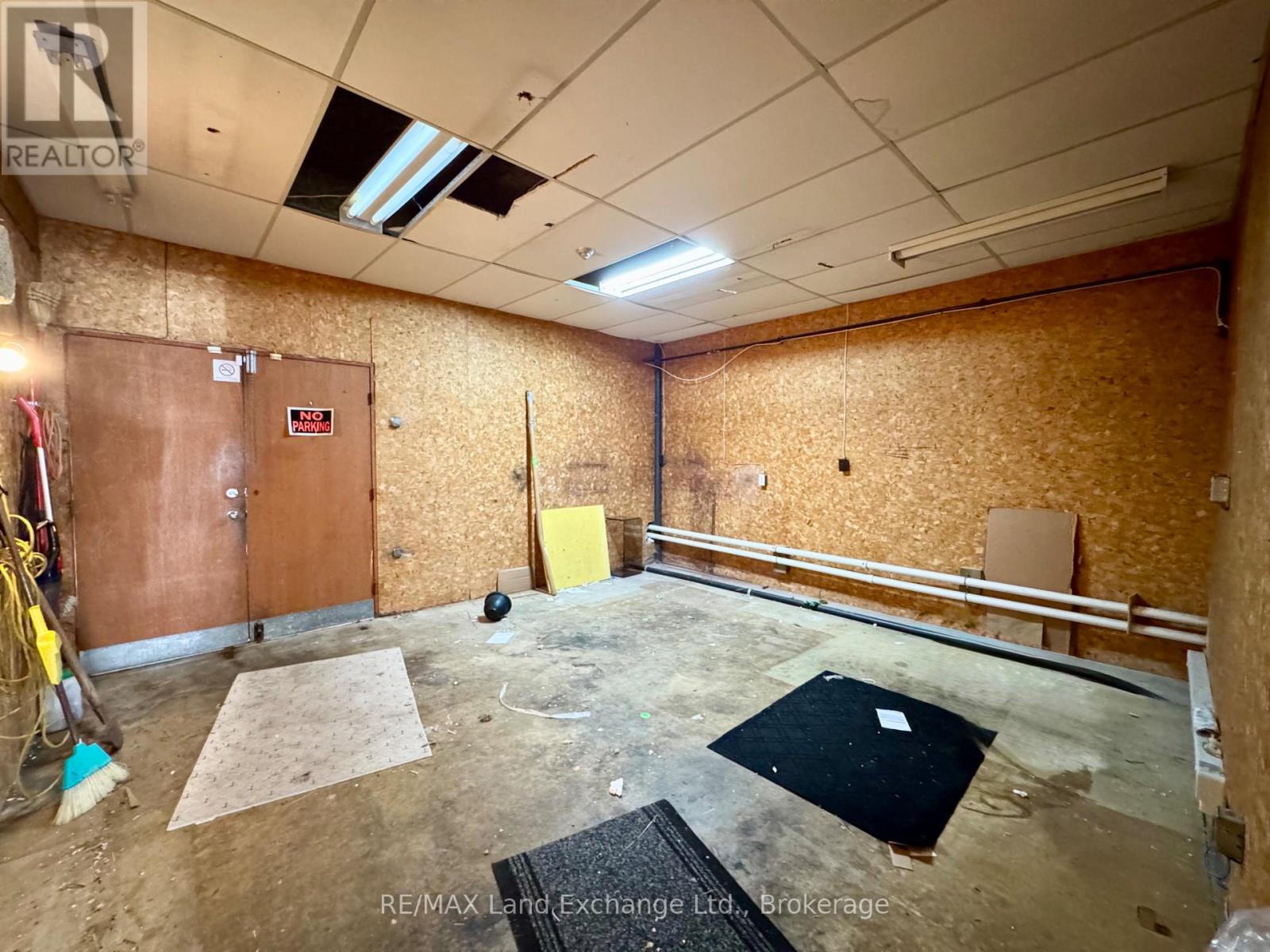 651 Goderich Street, Saugeen Shores, Ontario  N0H 2C0 - Photo 6 - X12245239