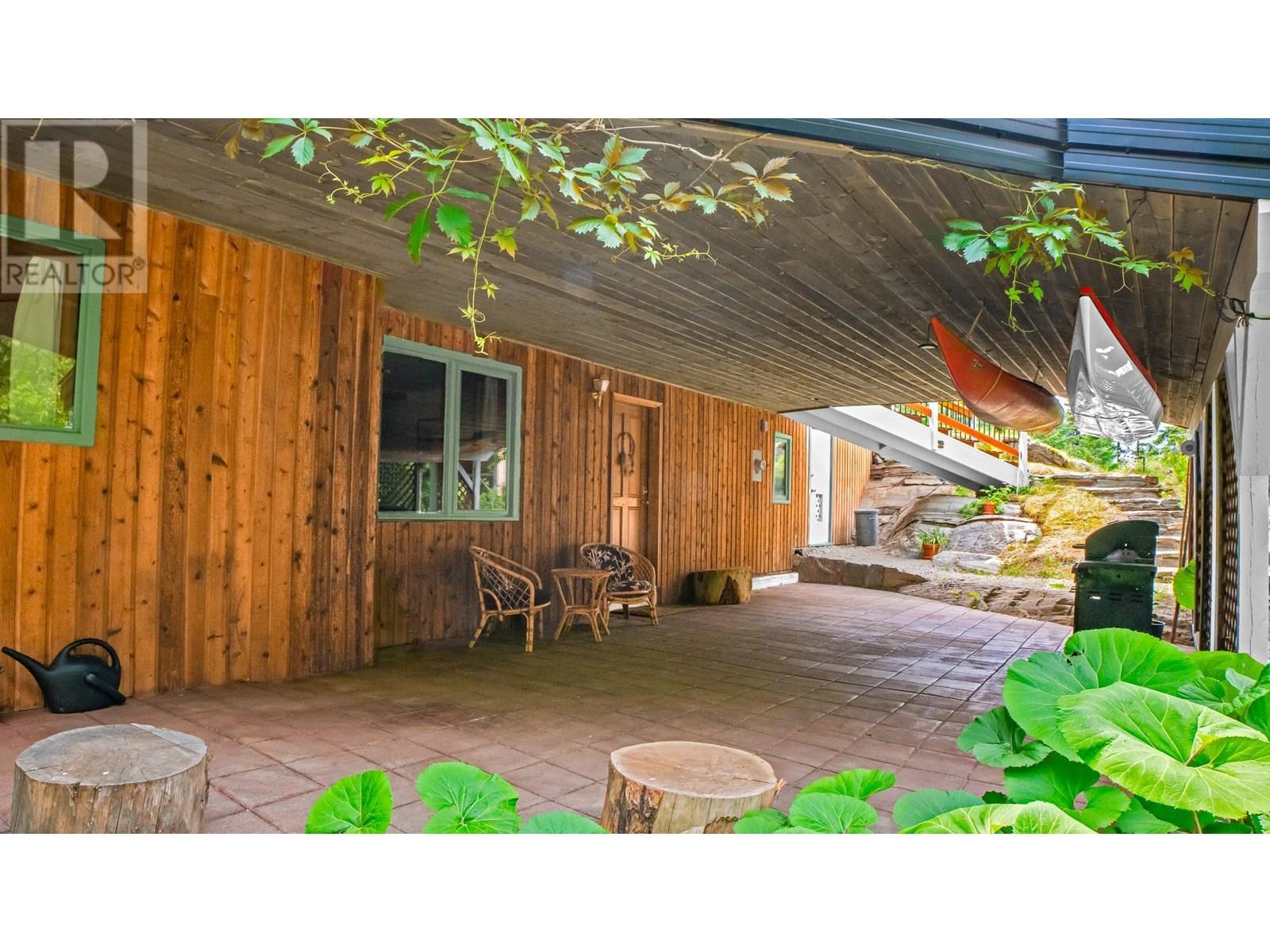 912 Riondel Road, Riondel, British Columbia  V0B 2B0 - Photo 6 - 10352341