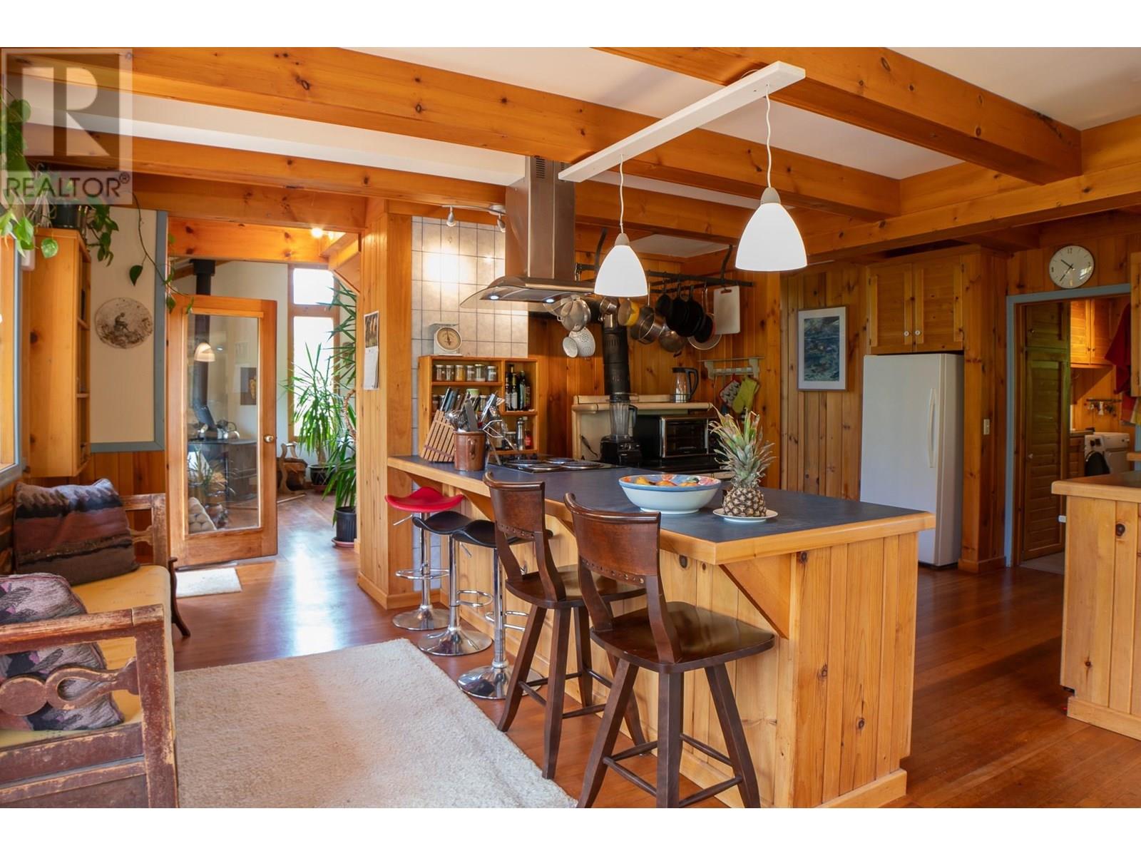 912 Riondel Road, Riondel, British Columbia  V0B 2B0 - Photo 13 - 10352341