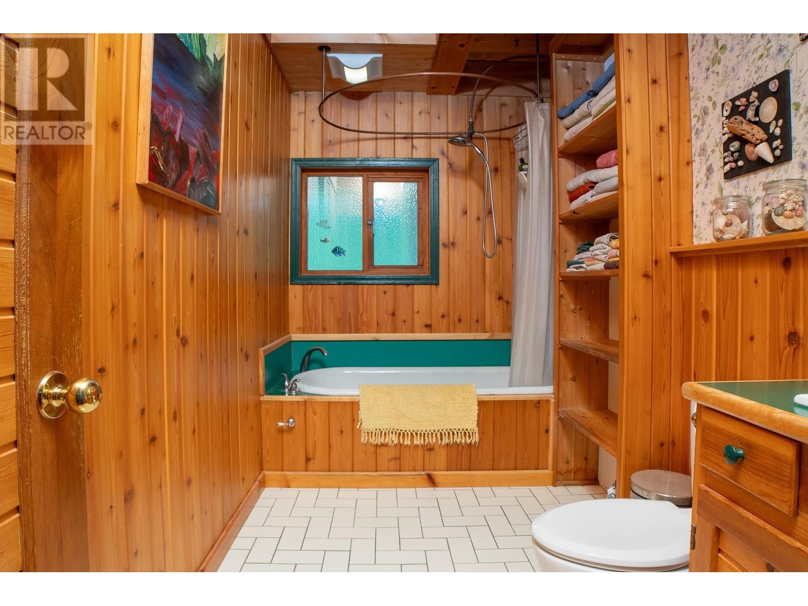 912 Riondel Road, Riondel, British Columbia  V0B 2B0 - Photo 21 - 10352341
