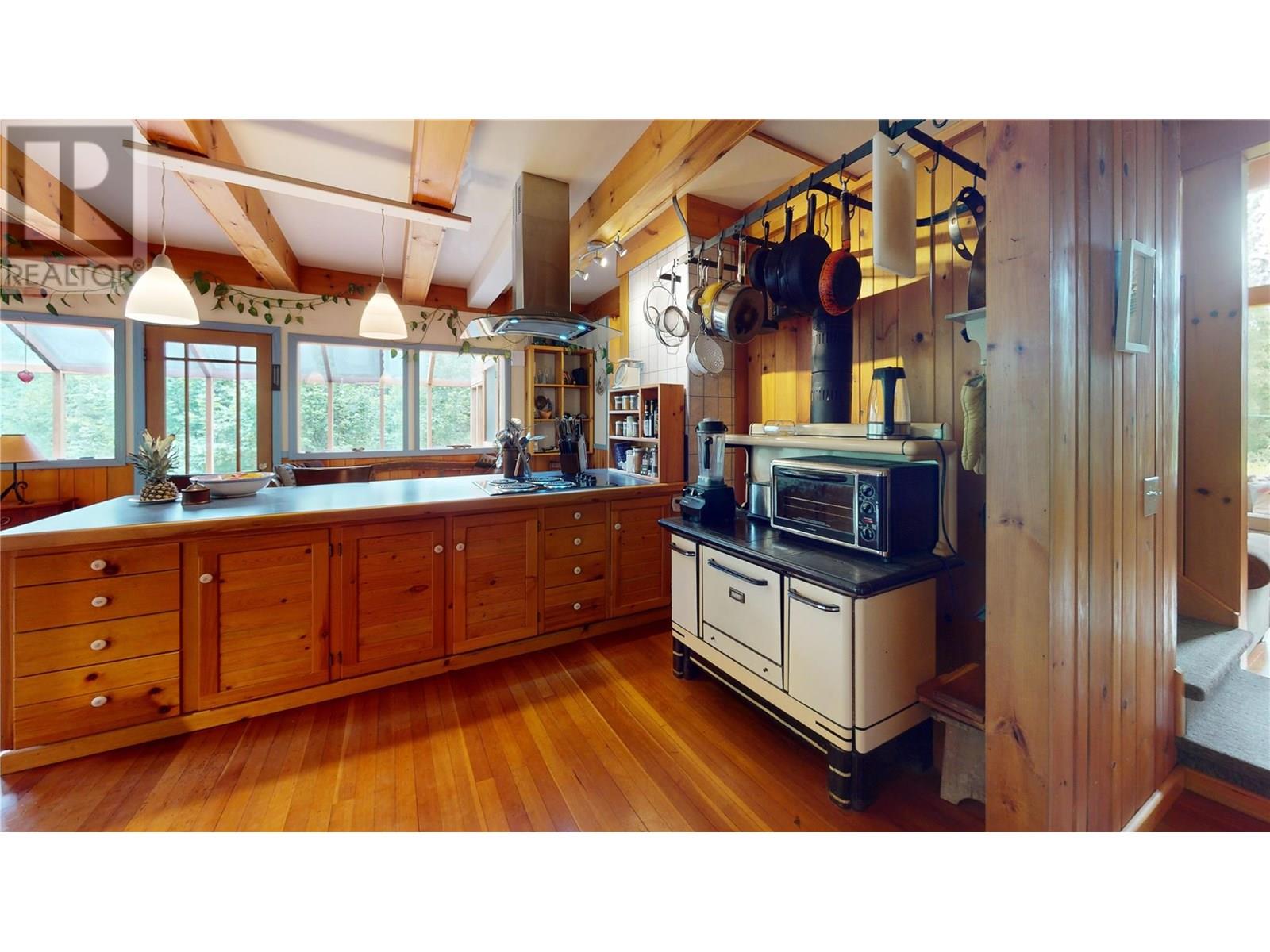 912 Riondel Road, Riondel, British Columbia  V0B 2B0 - Photo 10 - 10352341