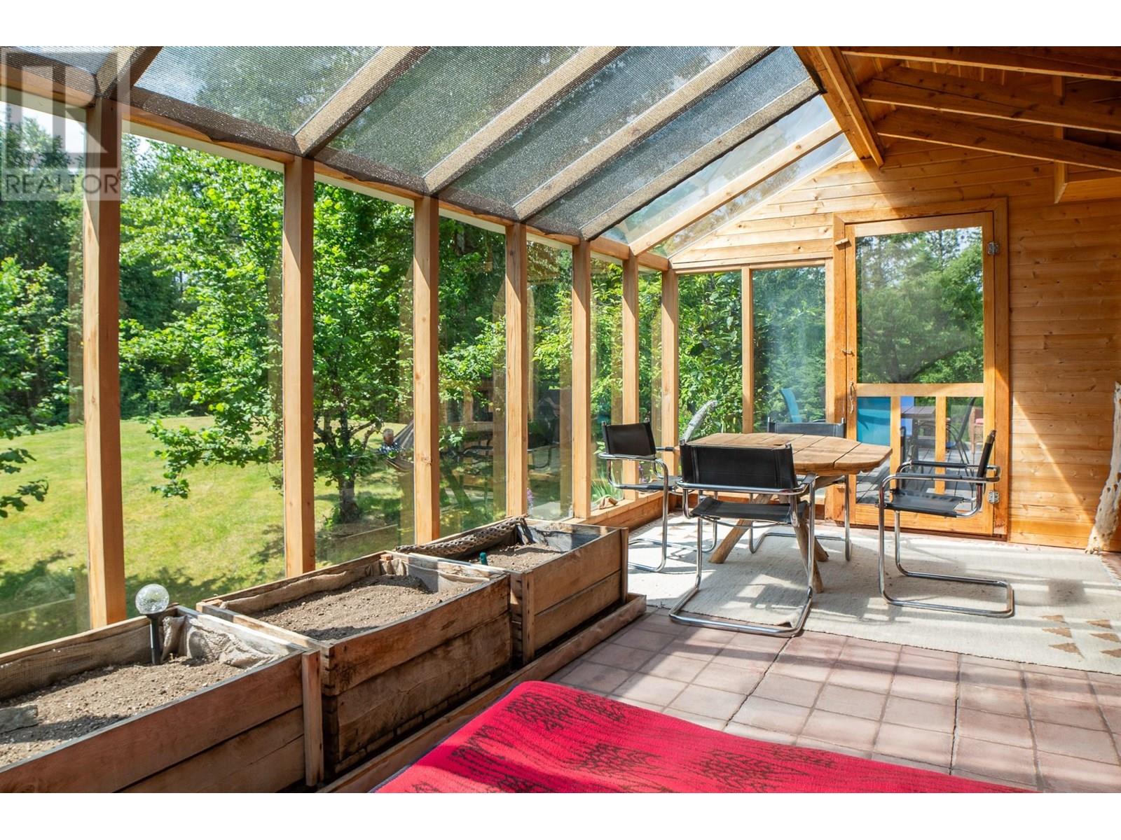 912 Riondel Road, Riondel, British Columbia  V0B 2B0 - Photo 5 - 10352341