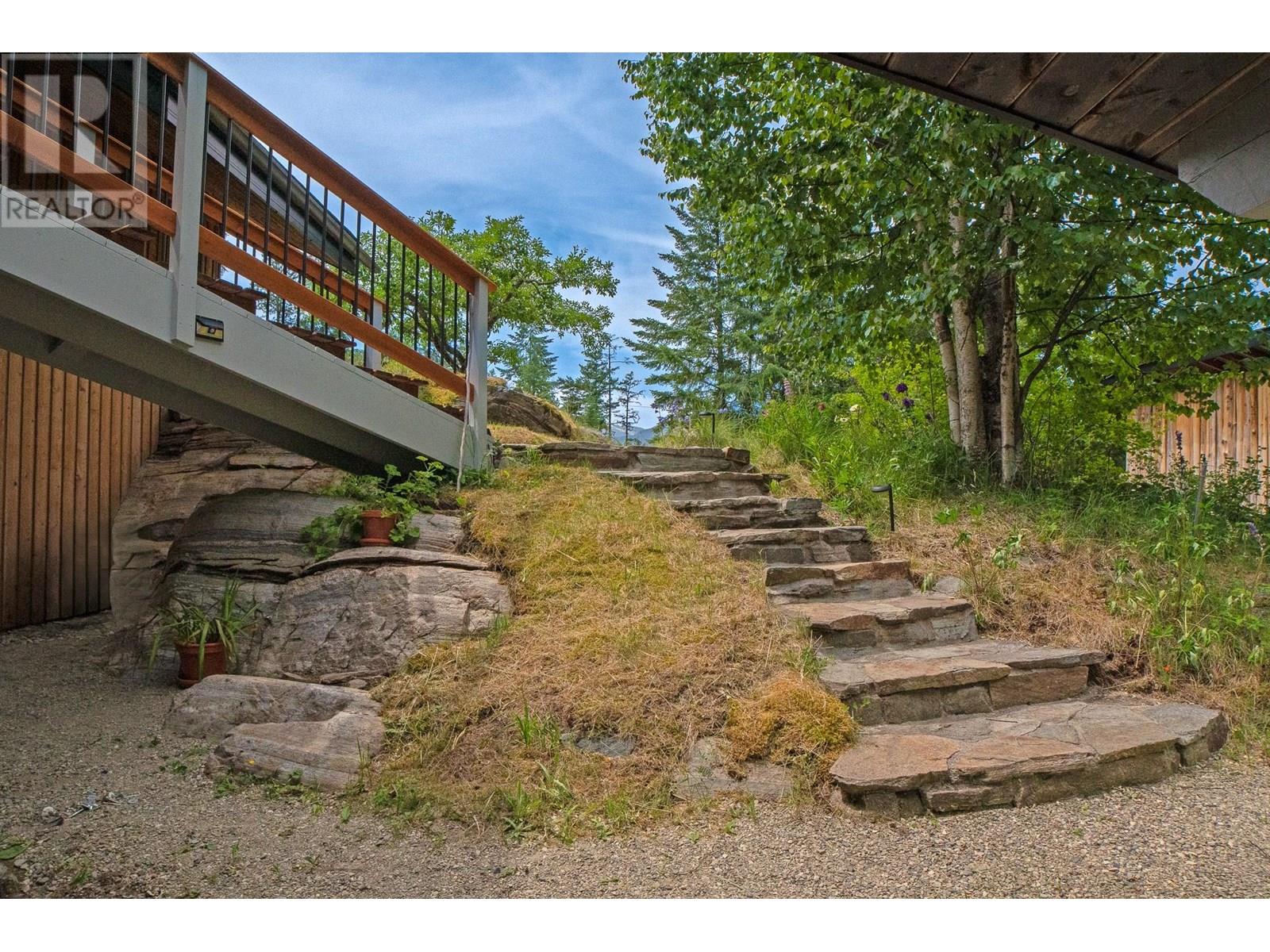 912 Riondel Road, Riondel, British Columbia  V0B 2B0 - Photo 7 - 10352341