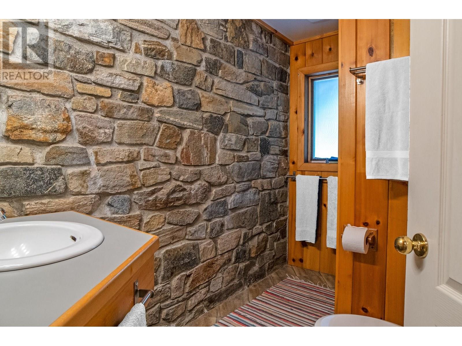912 Riondel Road, Riondel, British Columbia  V0B 2B0 - Photo 44 - 10352341