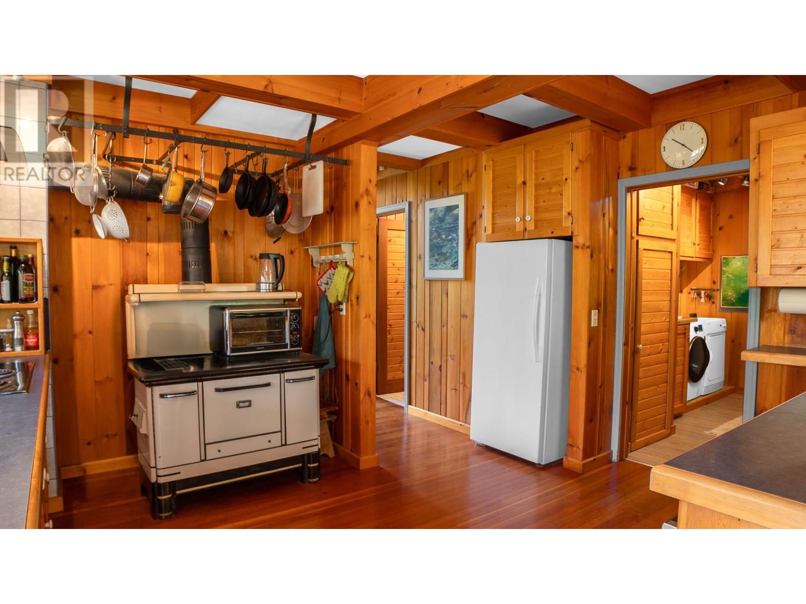912 Riondel Road, Riondel, British Columbia  V0B 2B0 - Photo 8 - 10352341