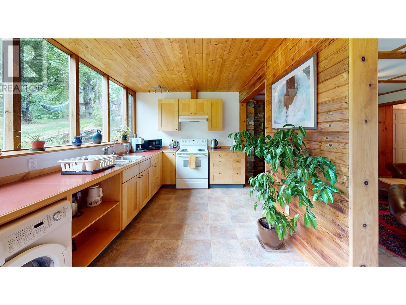 912 Riondel Road, Riondel, British Columbia  V0B 2B0 - Photo 51 - 10352341
