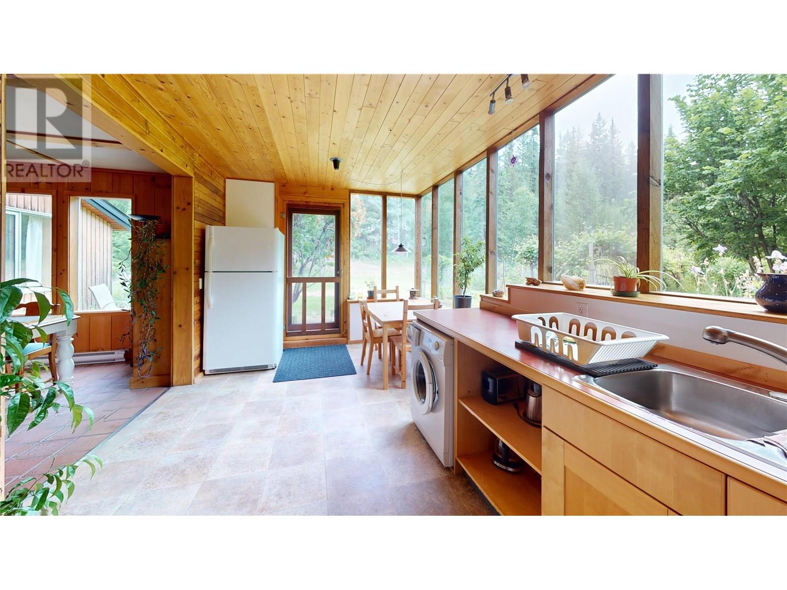 912 Riondel Road, Riondel, British Columbia  V0B 2B0 - Photo 52 - 10352341
