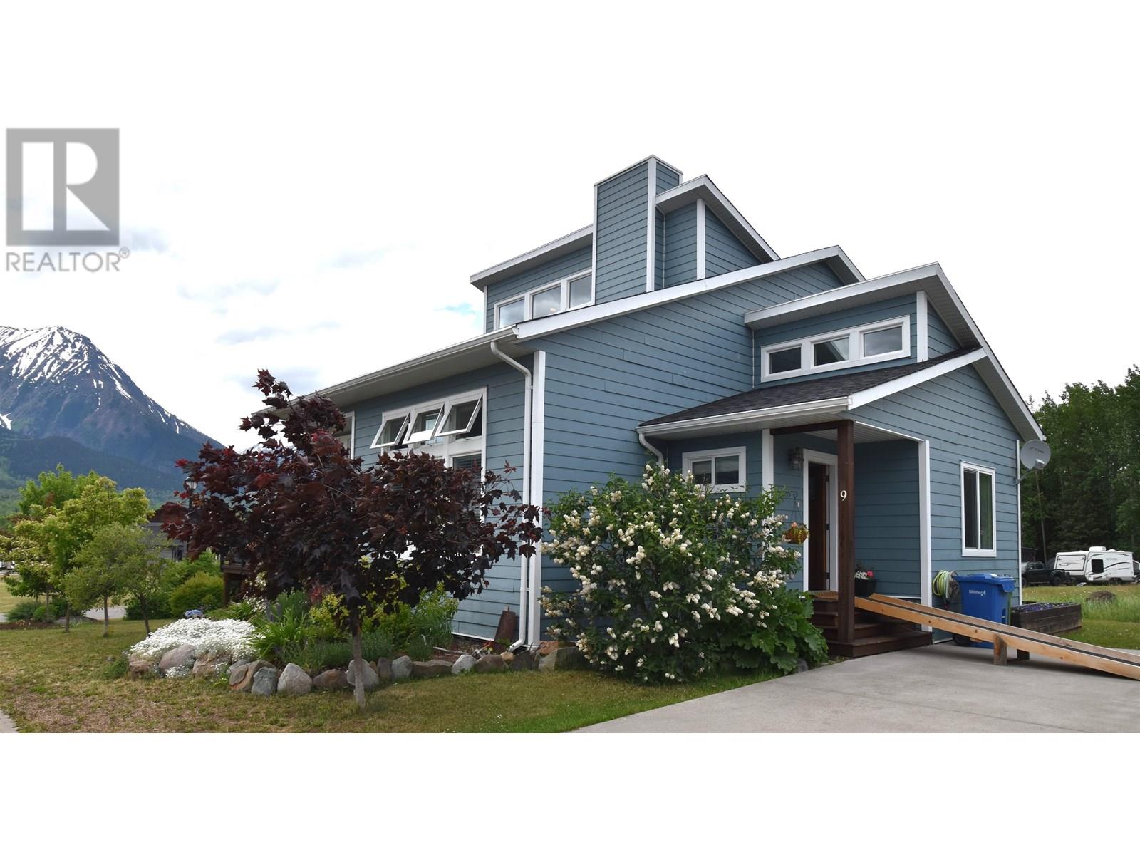 9 STARLITER WAY, Smithers, British Columbia