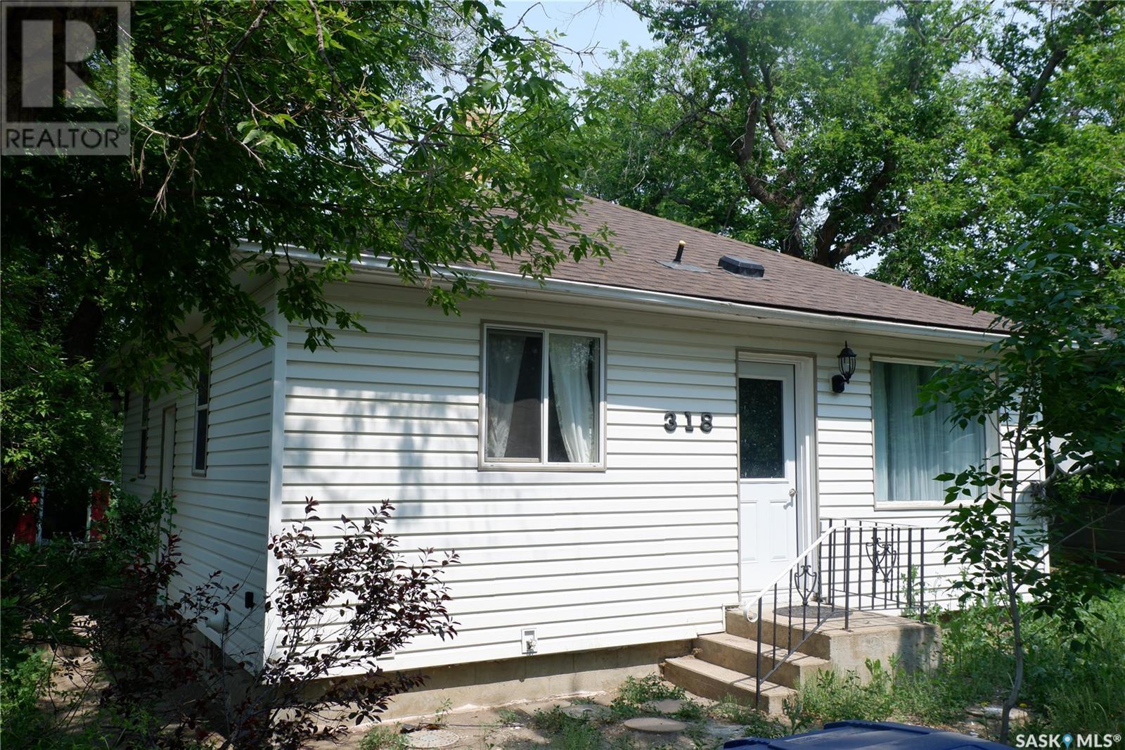 Property at 318 4th AVENUE W image 3