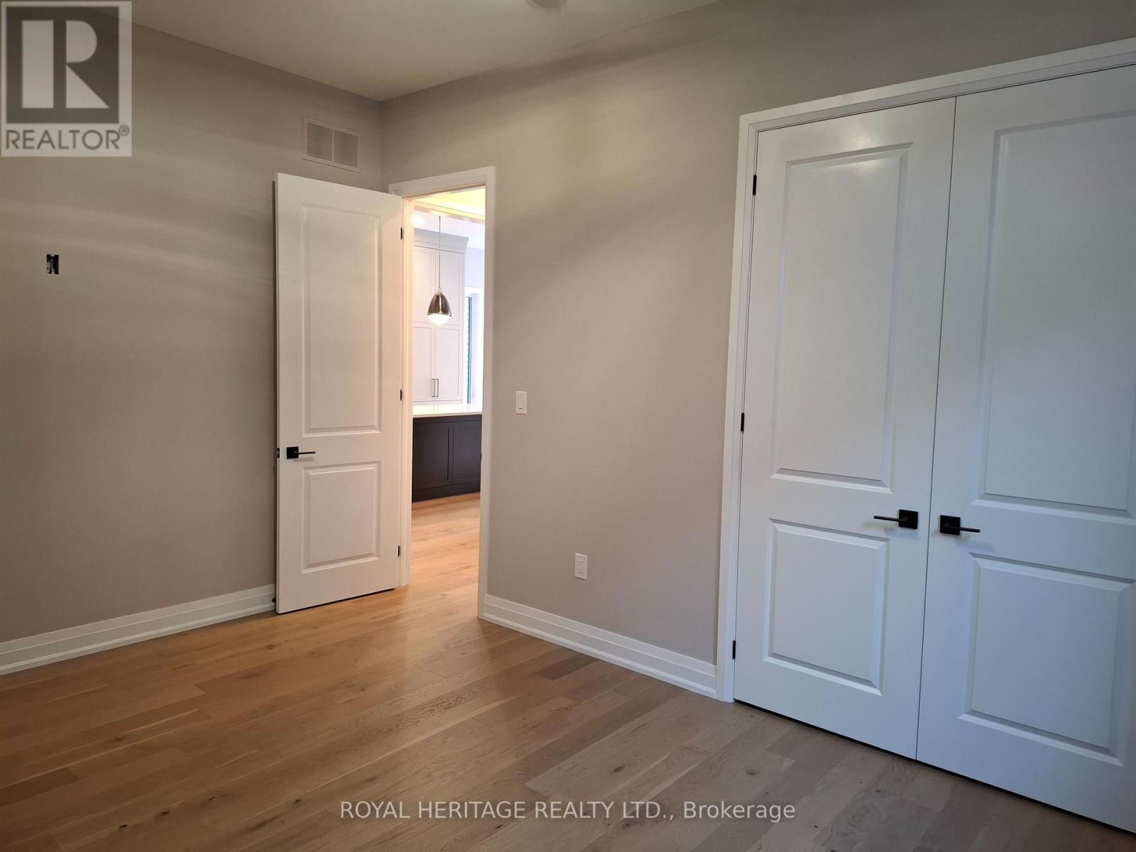 8 St Augustine Drive, Whitby, Ontario  L1M 0L7 - Photo 18 - E12245148