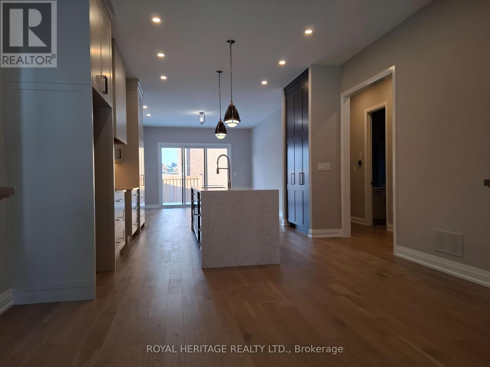 8 St Augustine Drive, Whitby, Ontario  L1M 0L7 - Photo 7 - E12245148