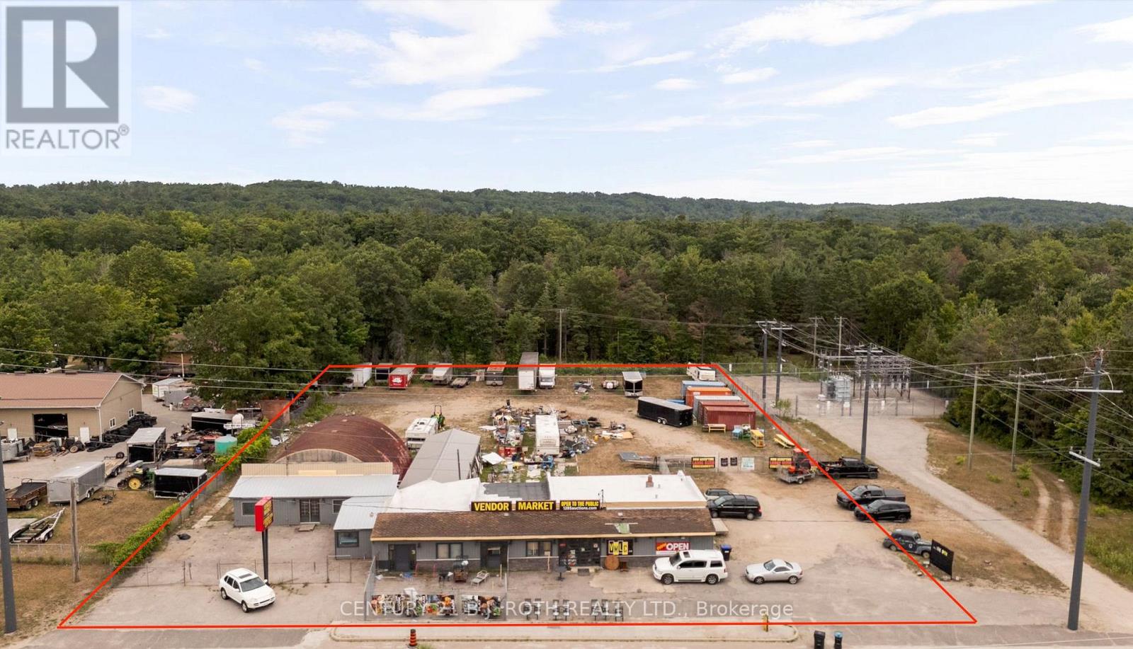 Yard - 1285 Bayfield Street N, Springwater (Midhurst), Ontario  L9X 0P1 - Photo 1 - S12245107