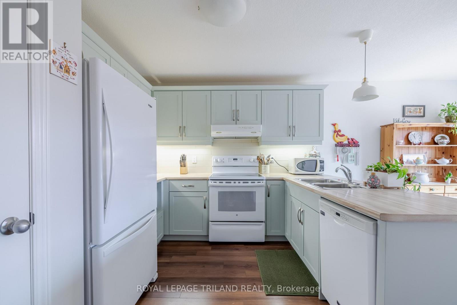 31 Acorn Trail, St. Thomas, Ontario  N5R 0H5 - Photo 10 - X12245255