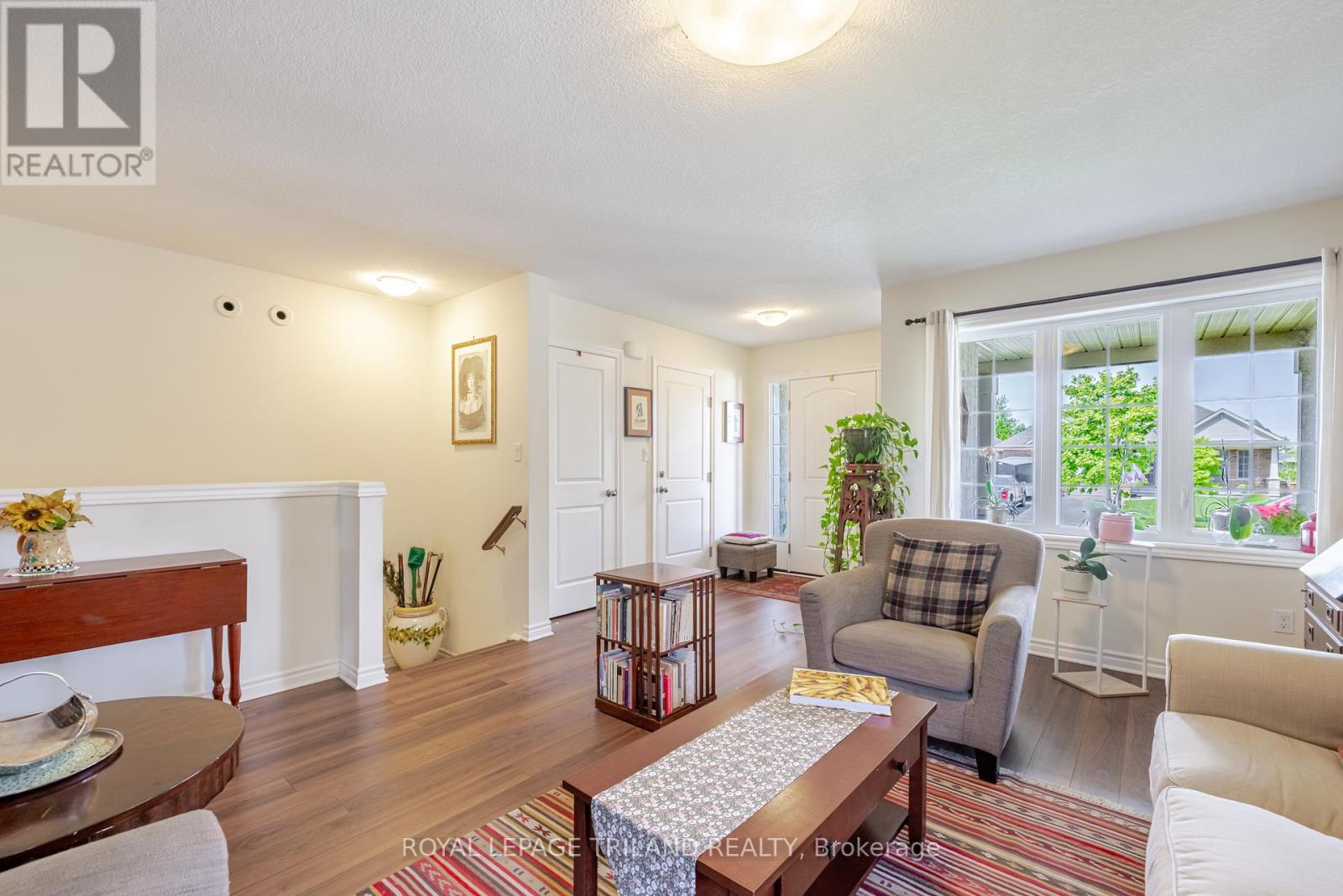 31 Acorn Trail, St. Thomas, Ontario  N5R 0H5 - Photo 6 - X12245255