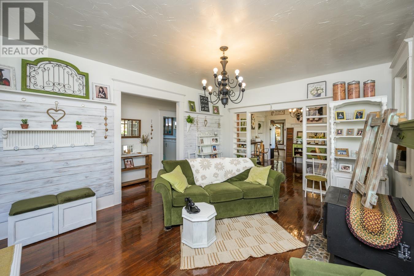 Property at 1787 7TH AVENUE image 3
