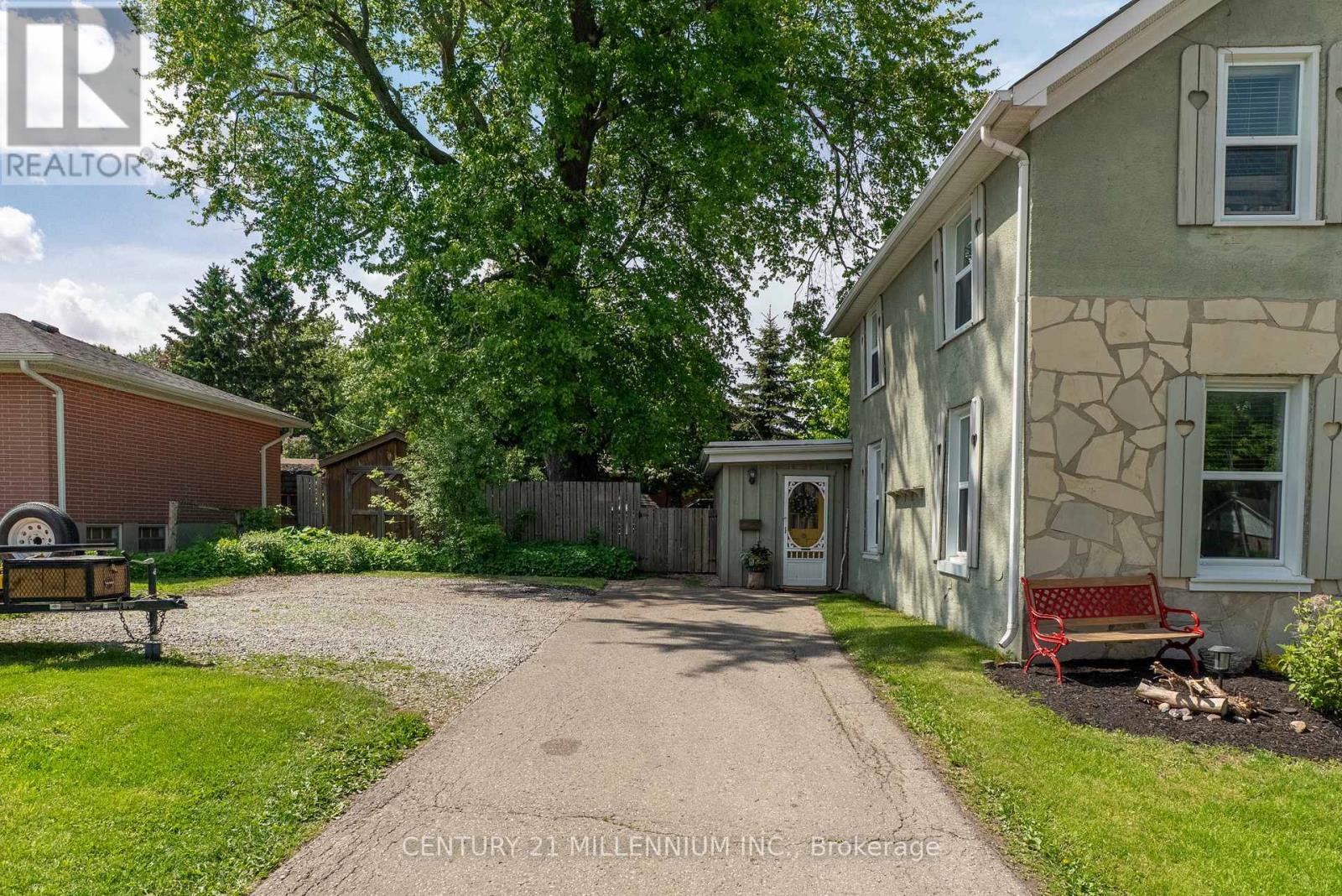 Property at 62 TOWNLINE image 2