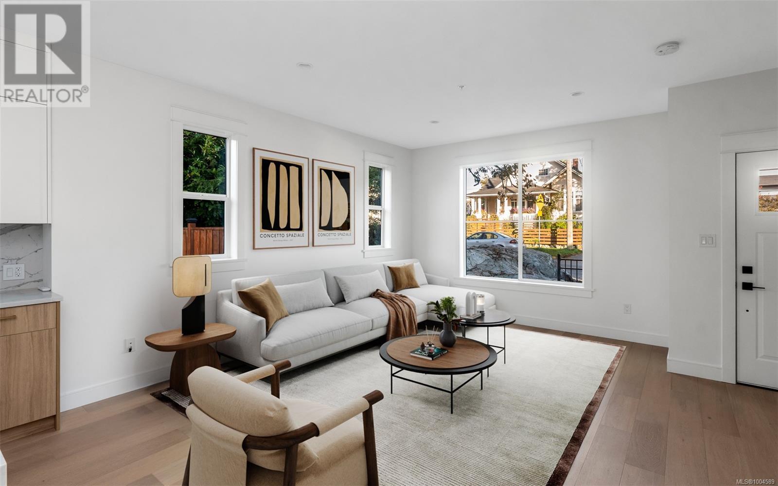 Property at 4 820 Dunsmuir Rd image 2