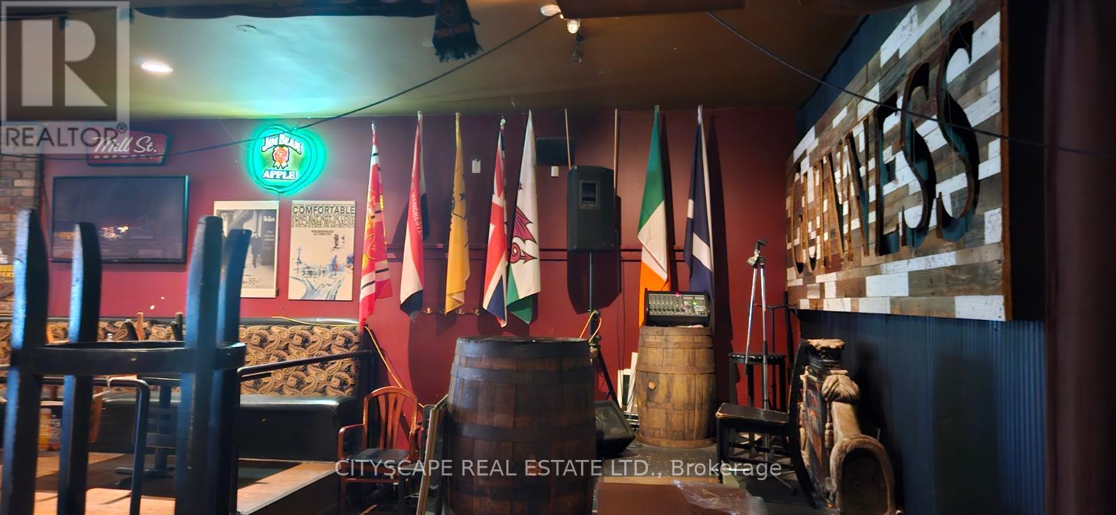 546 Ouellette Avenue W, Windsor, Ontario  N9A 1B7 - Photo 10 - X12245090