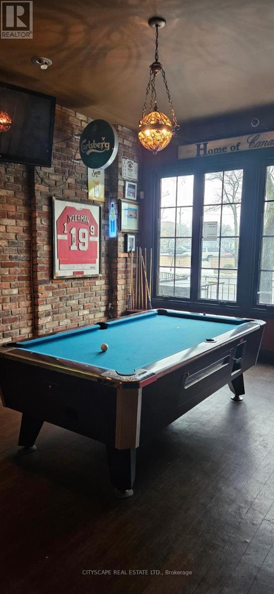 546 Ouellette Avenue W, Windsor, Ontario  N9A 1B7 - Photo 4 - X12245090