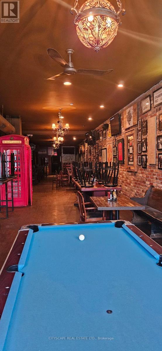 546 Ouellette Avenue W, Windsor, Ontario  N9A 1B7 - Photo 5 - X12245090