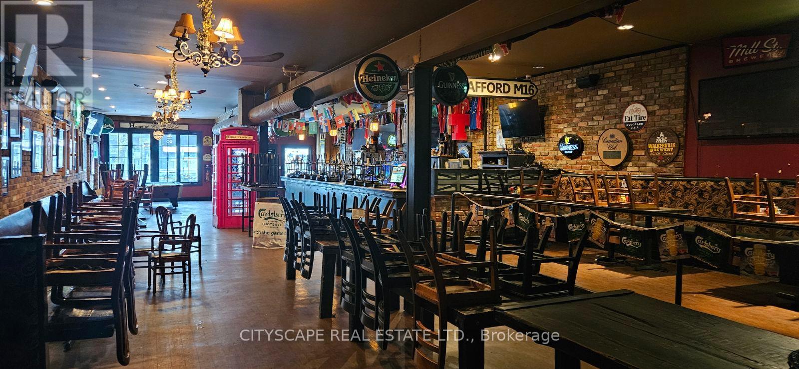 546 Ouellette Avenue W, Windsor, Ontario  N9A 1B7 - Photo 9 - X12245090