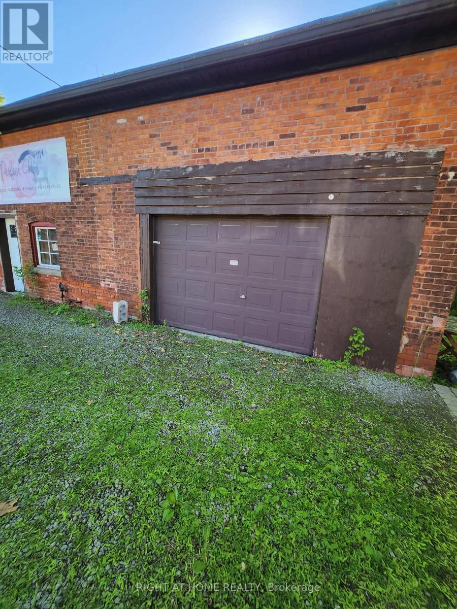 Garage - 171 King Street W, Hamilton, Ontario  L9H 1V3 - Photo 2 - X12245106
