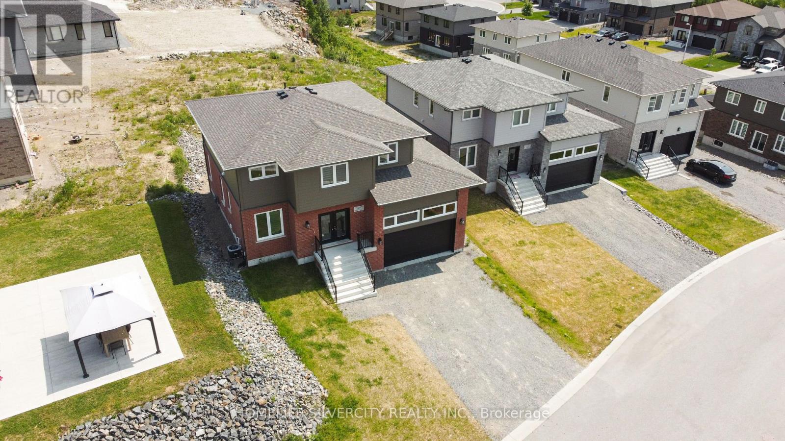 Property at 137 LANDREVILLE DRIVE image 3