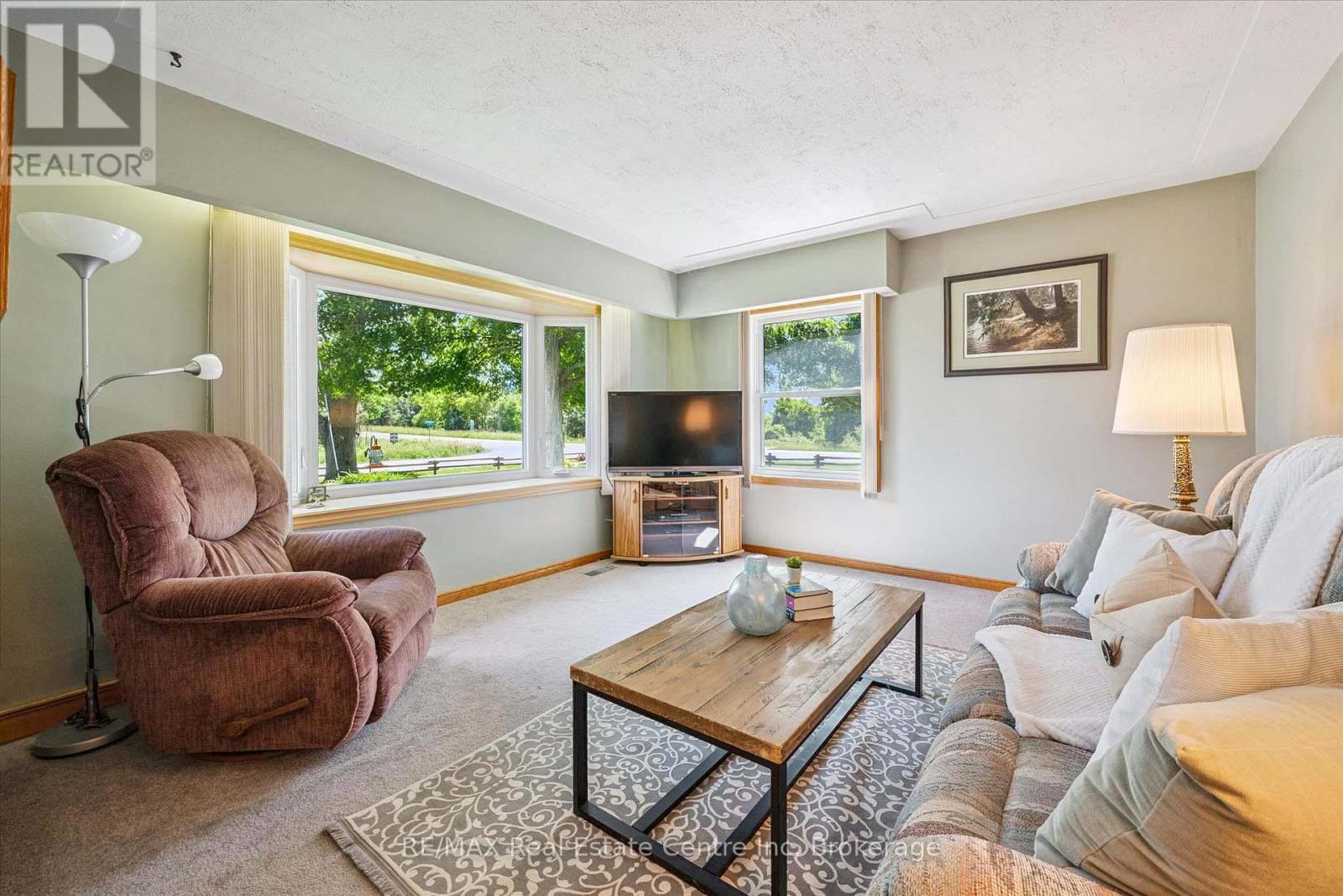 6618 Laird Road W, Guelph, Ontario  N1H 6J3 - Photo 7 - X12245262