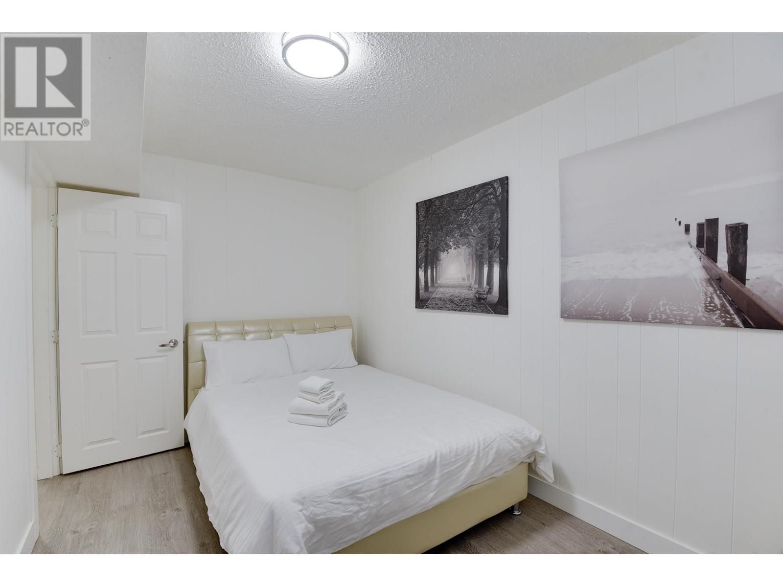 Listing Picture 17 of 18 : 1726 PENTICTON STREET, Vancouver / 溫哥華 - 魯藝地產 Yvonne Lu Group - MLS Medallion Club Member