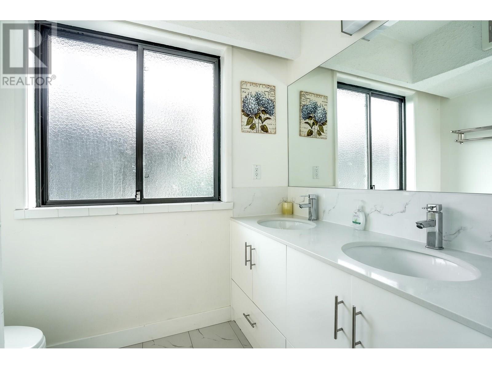 Listing Picture 8 of 18 : 1726 PENTICTON STREET, Vancouver / 溫哥華 - 魯藝地產 Yvonne Lu Group - MLS Medallion Club Member