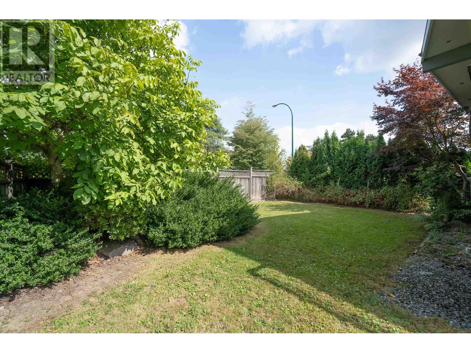 Listing Picture 11 of 18 : 1726 PENTICTON STREET, Vancouver / 溫哥華 - 魯藝地產 Yvonne Lu Group - MLS Medallion Club Member