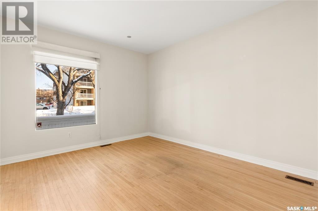 Property at 2220 Lorne STREET image 5