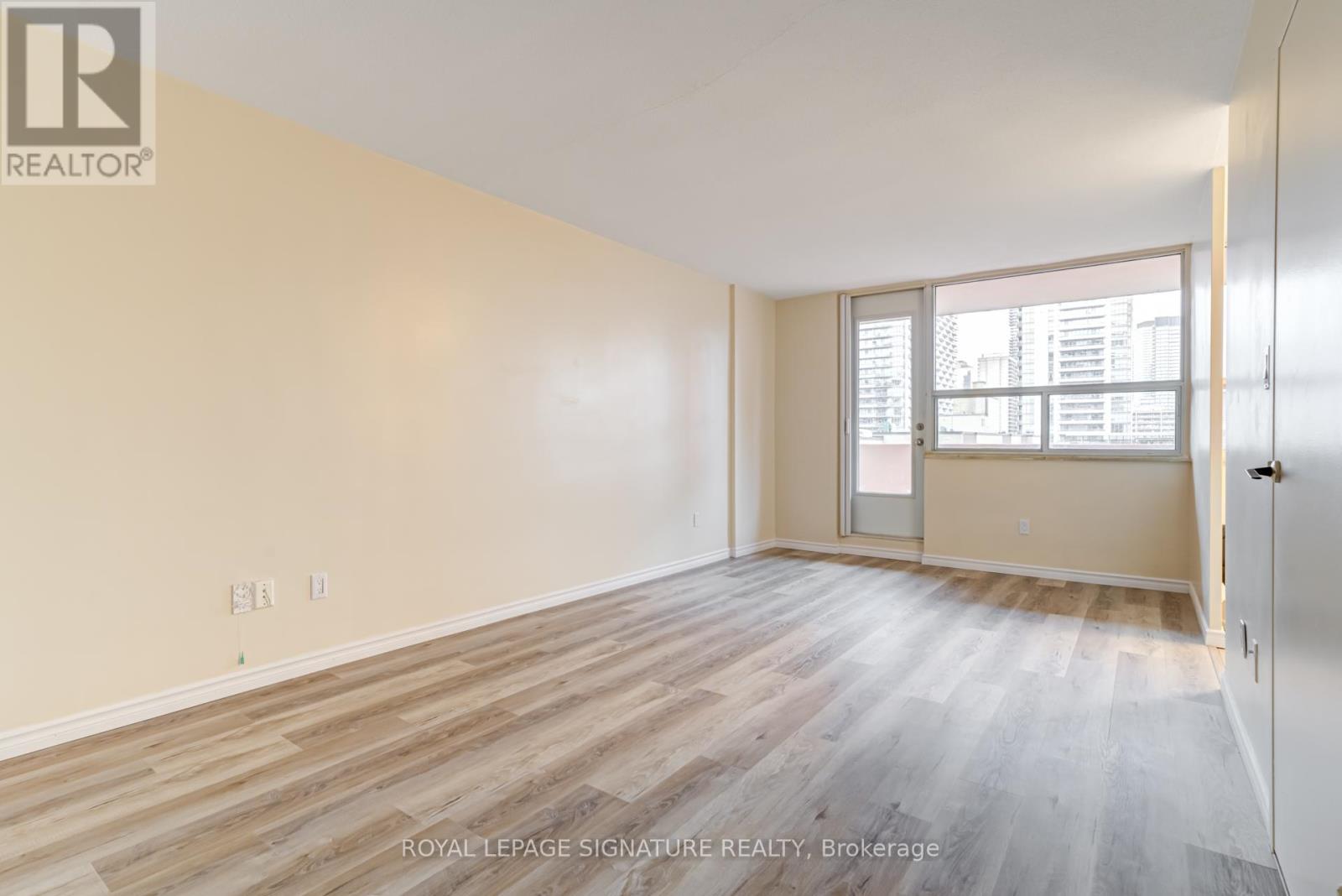 Property at 1011 - 40 HOMEWOOD AVENUE image 2
