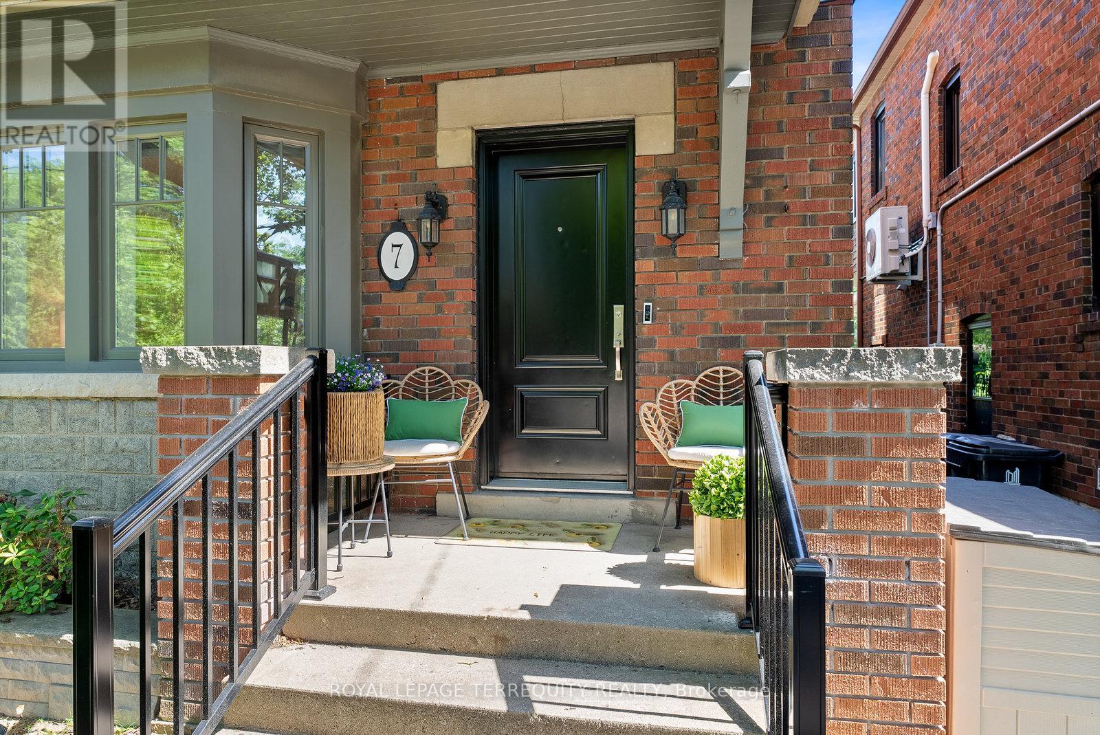 Property at 7 ROE AVENUE image 3